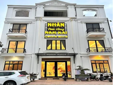 Lẩu cua lông tôm bầu tại Nhân Nam Kai – Tinh hoa ẩm thực Việt Nam đầy sang trọng